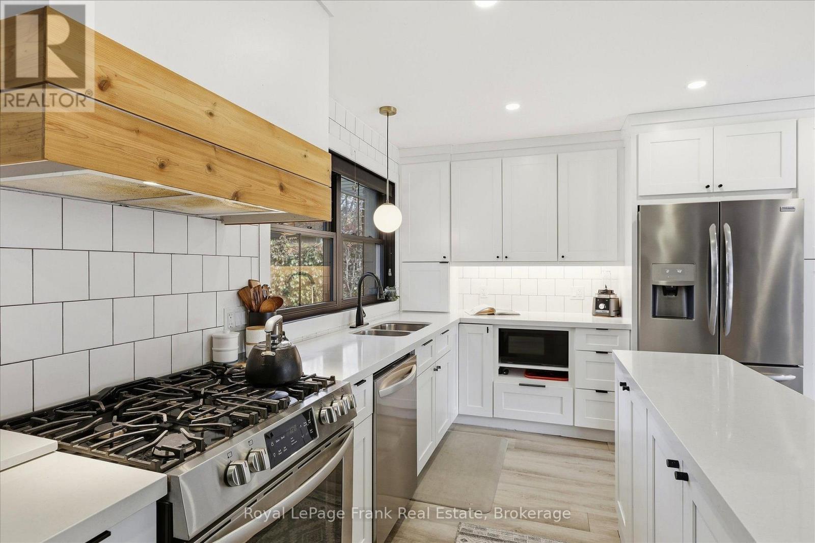 956 Weller Street Property Photo 15