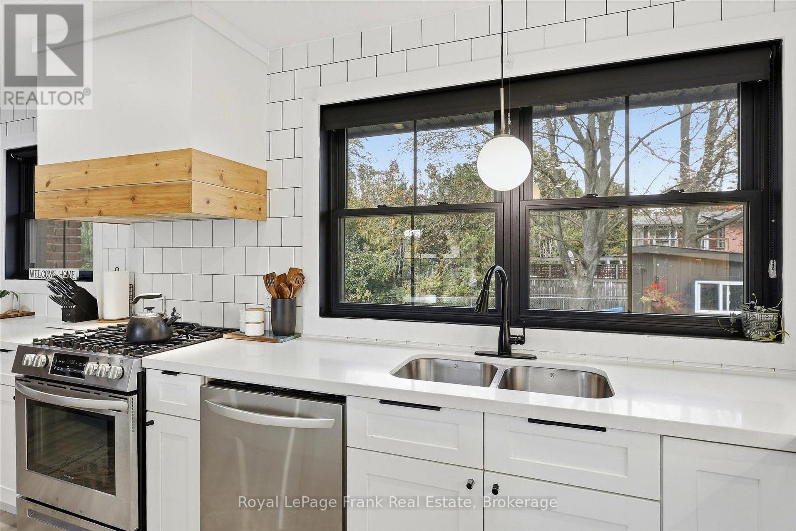 956 Weller Street Property Photo 16