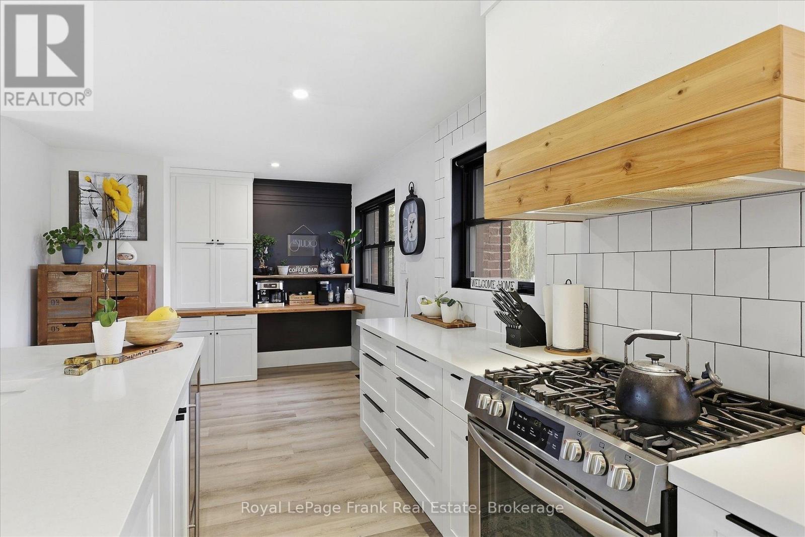 956 Weller Street Property Photo 18