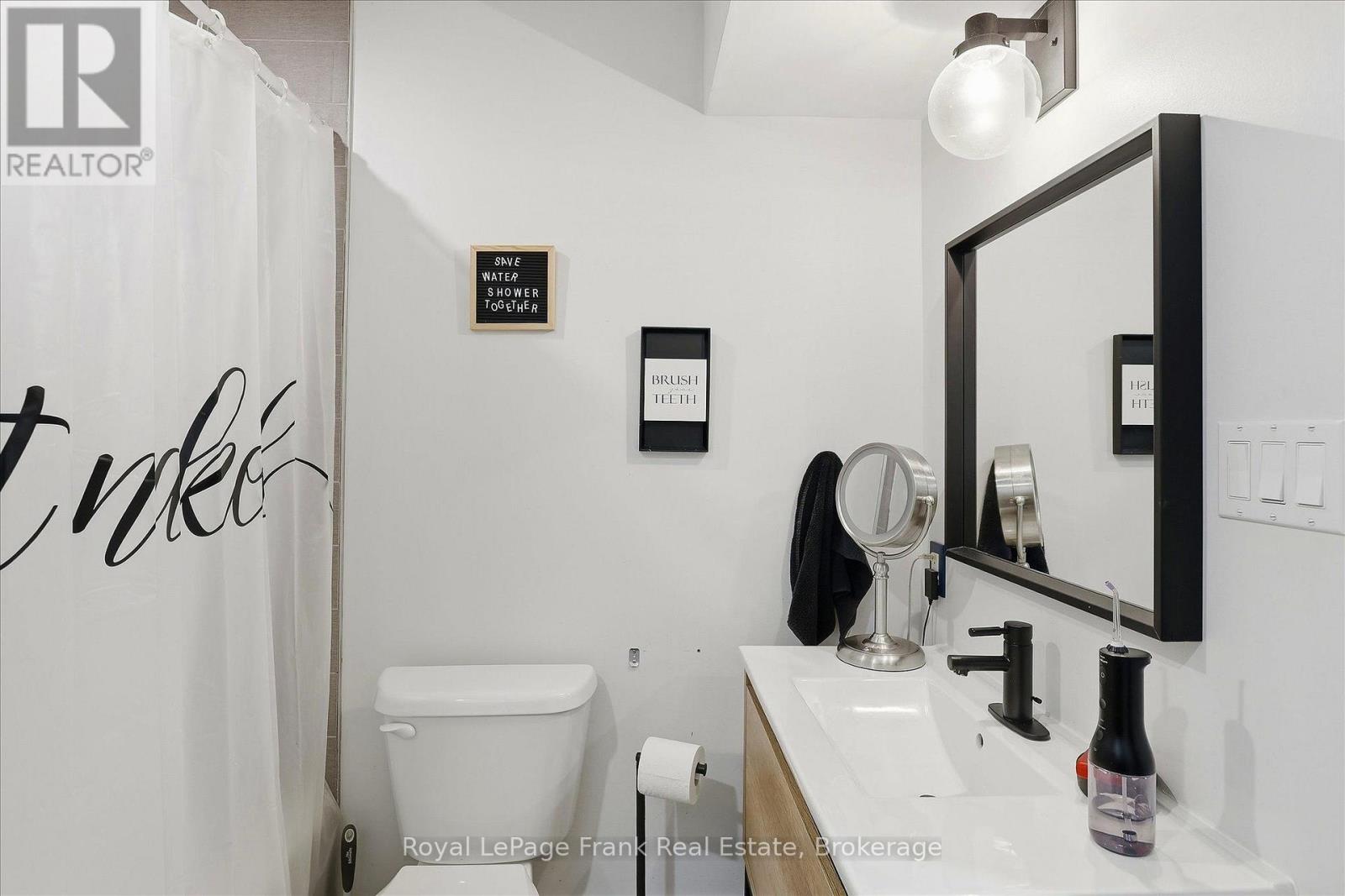 956 Weller Street Property Photo 25