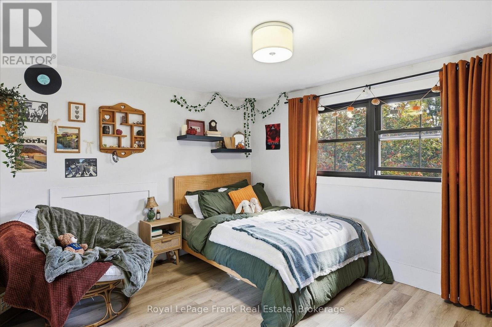 956 Weller Street Property Photo 31