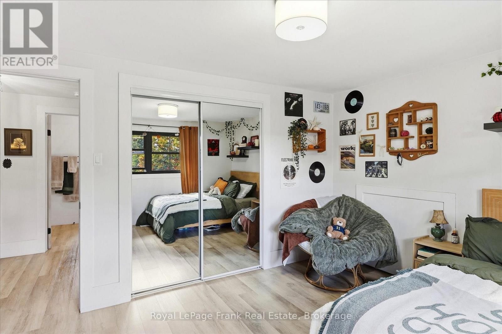 956 Weller Street Property Photo 32