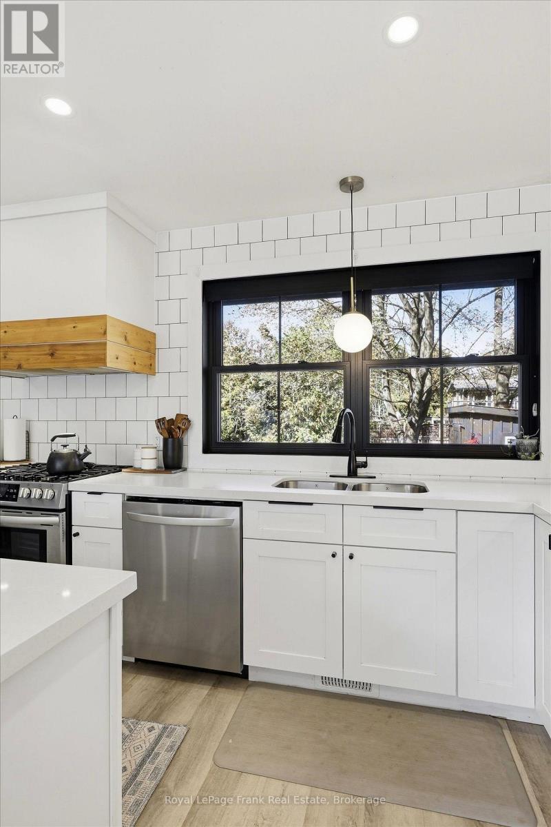 956 Weller Street Property Photo 38