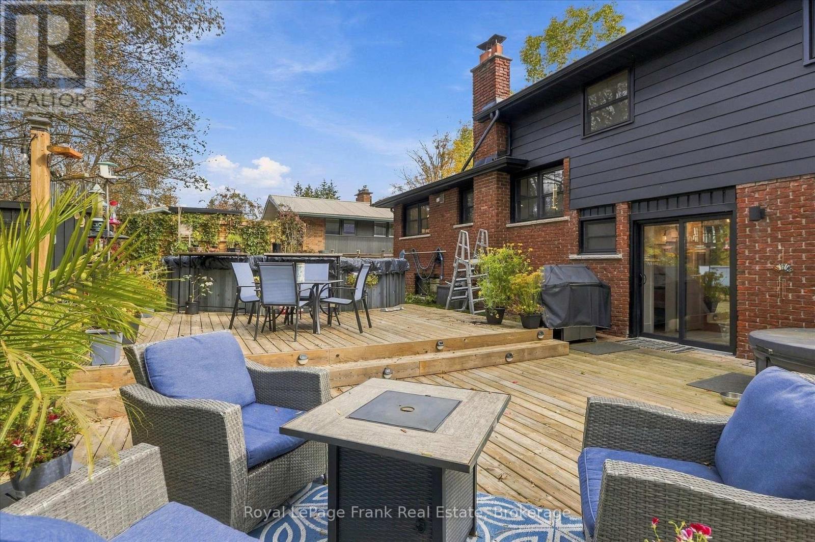956 Weller Street Property Photo 42