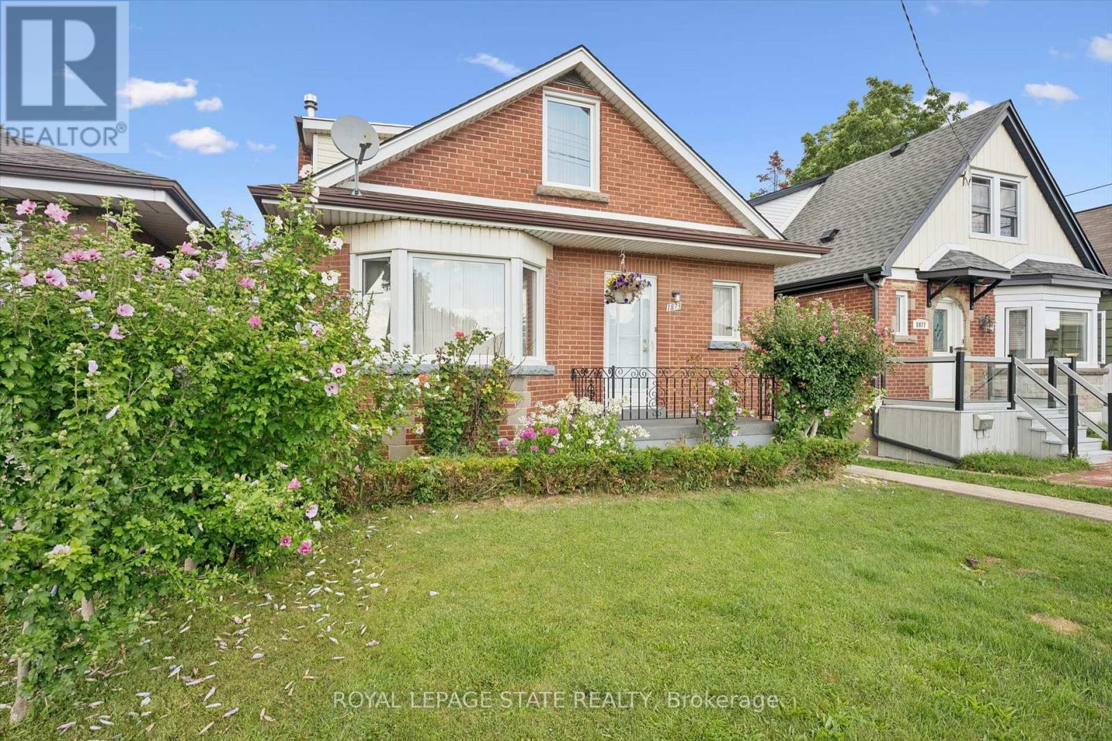 1873 Main Street E Property Photo 2