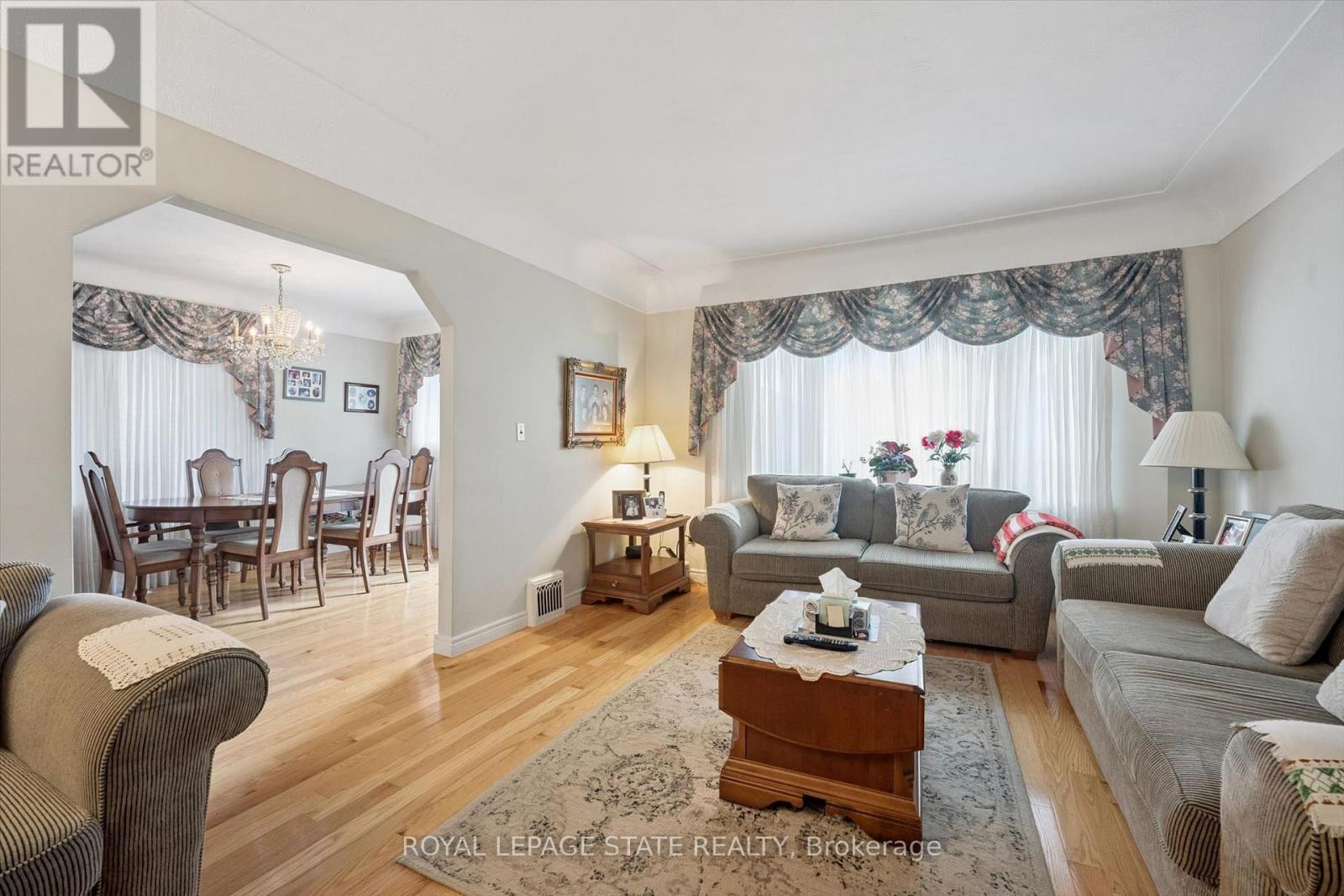 1873 Main Street E Property Photo 11