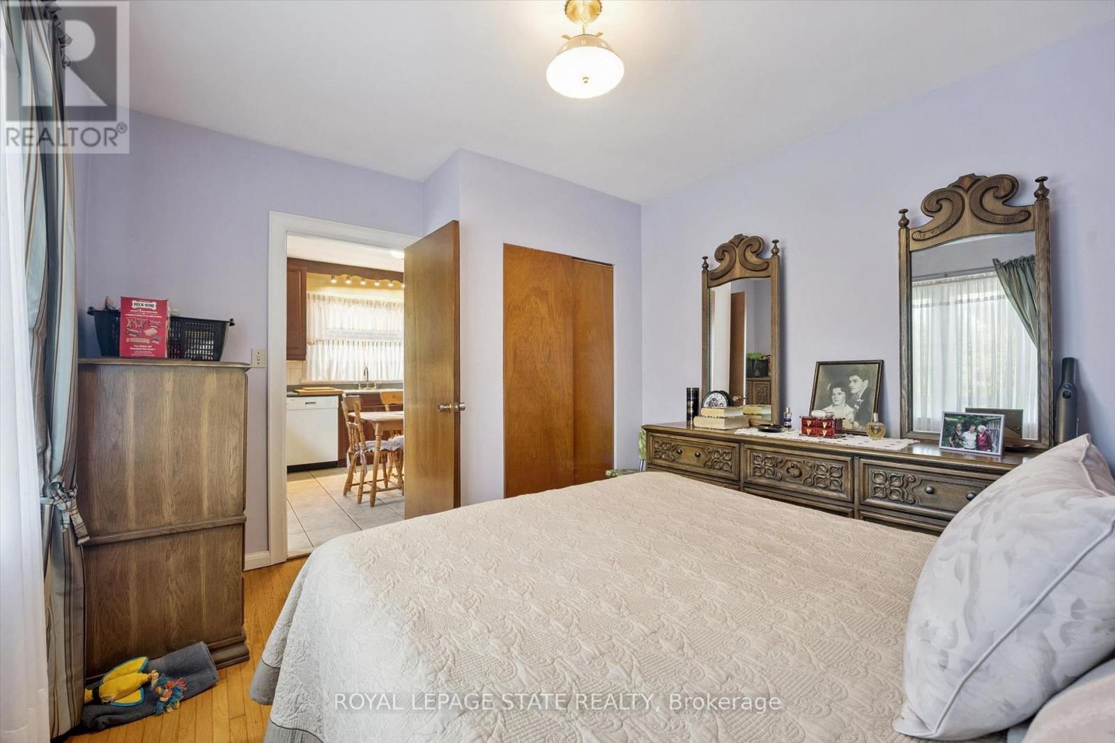 1873 Main Street E Property Photo 21
