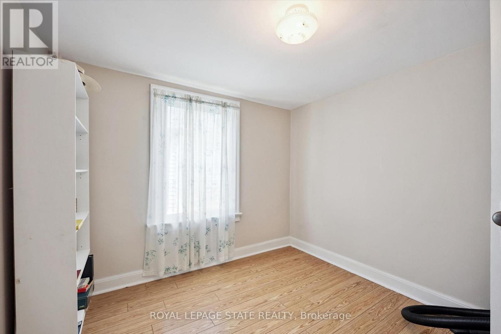 1873 Main Street E Property Photo 25