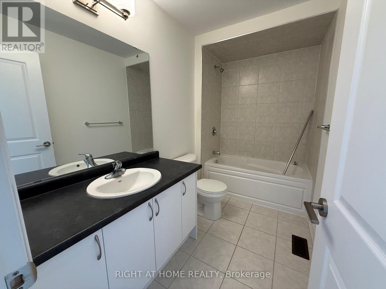 95 Hitchman Street Property Photo 3