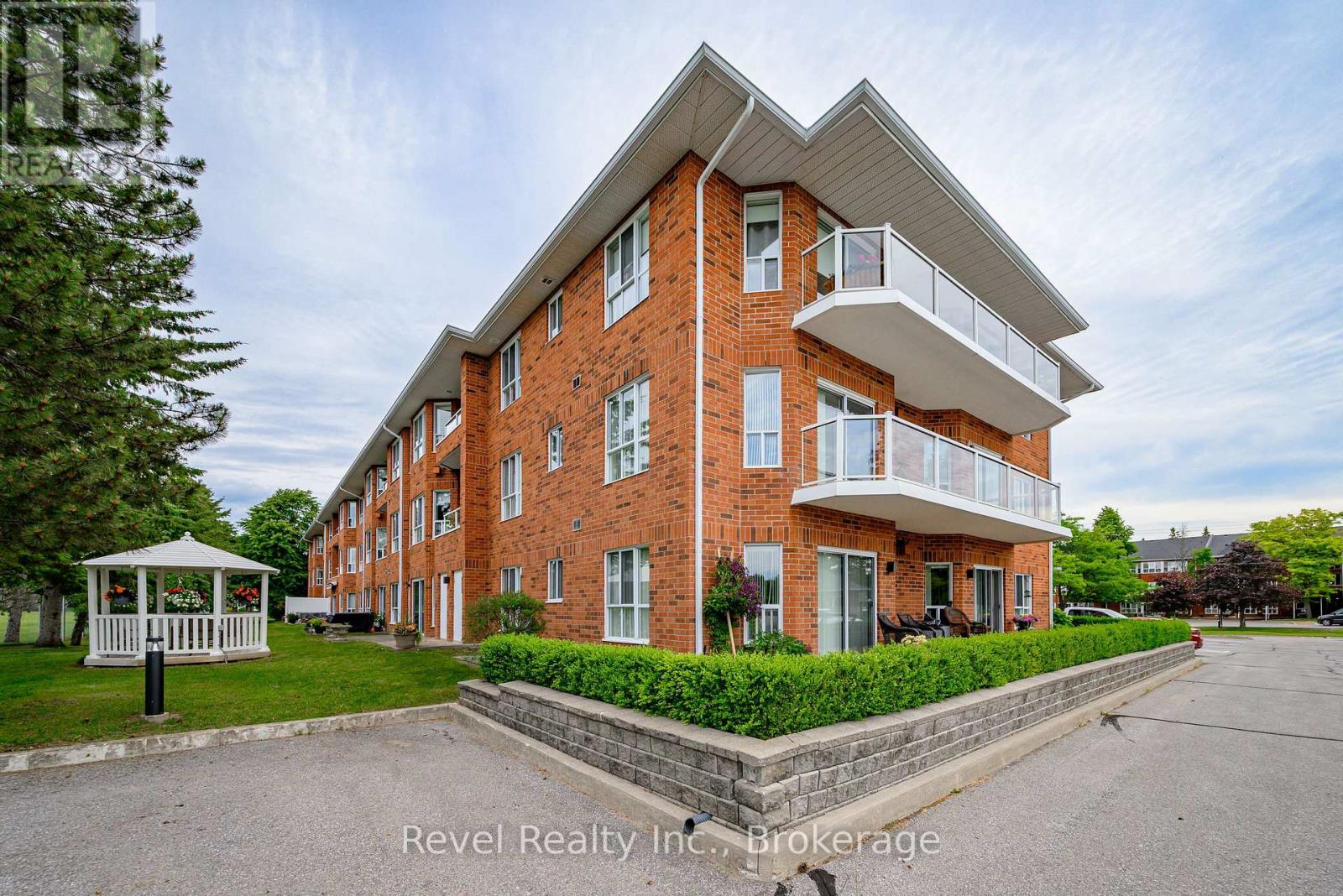 302 - 3 Heritage Way Property Photo 12