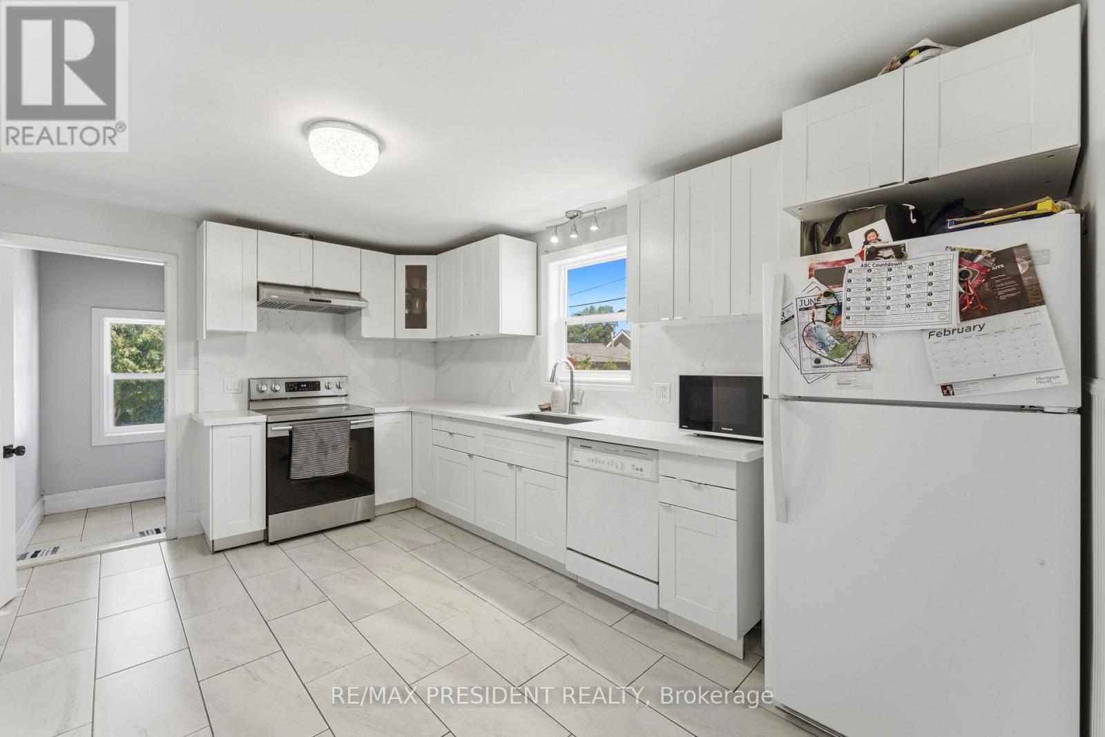 43 Adair Avenue N Property Photo 6