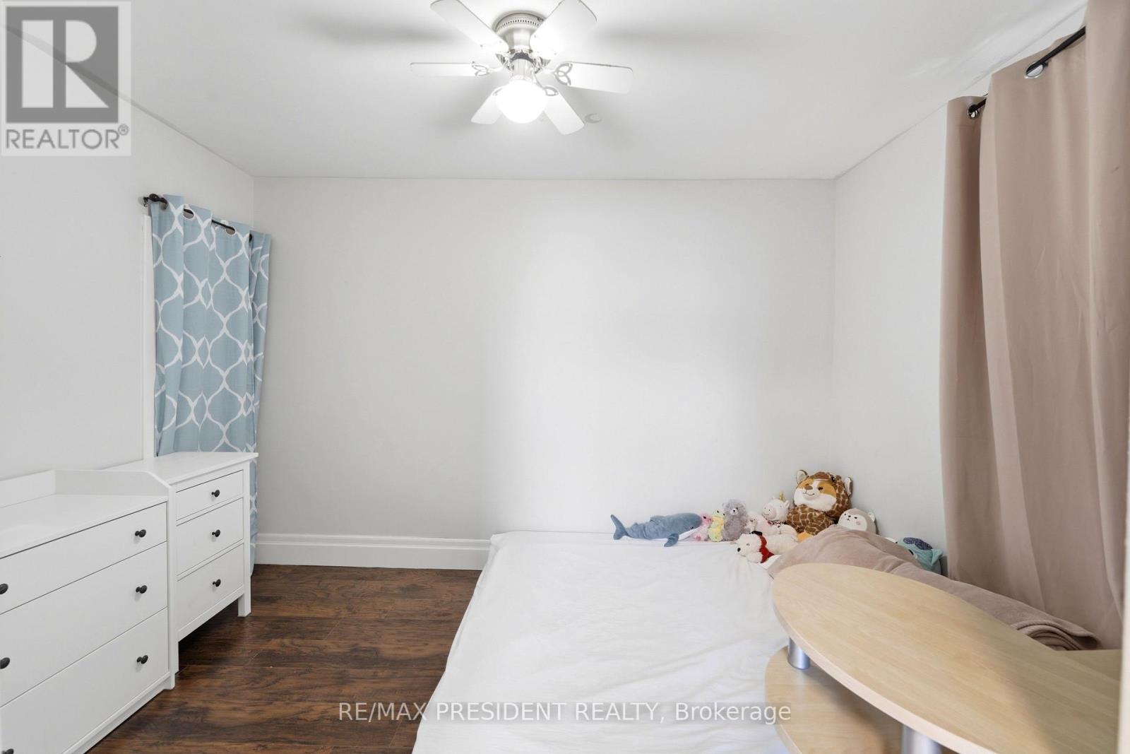 43 Adair Avenue N Property Photo 15