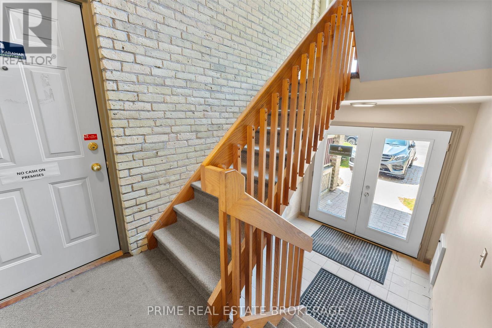 Unit #2 - 580 Waterloo Unit# 2 Street Property Photo 4