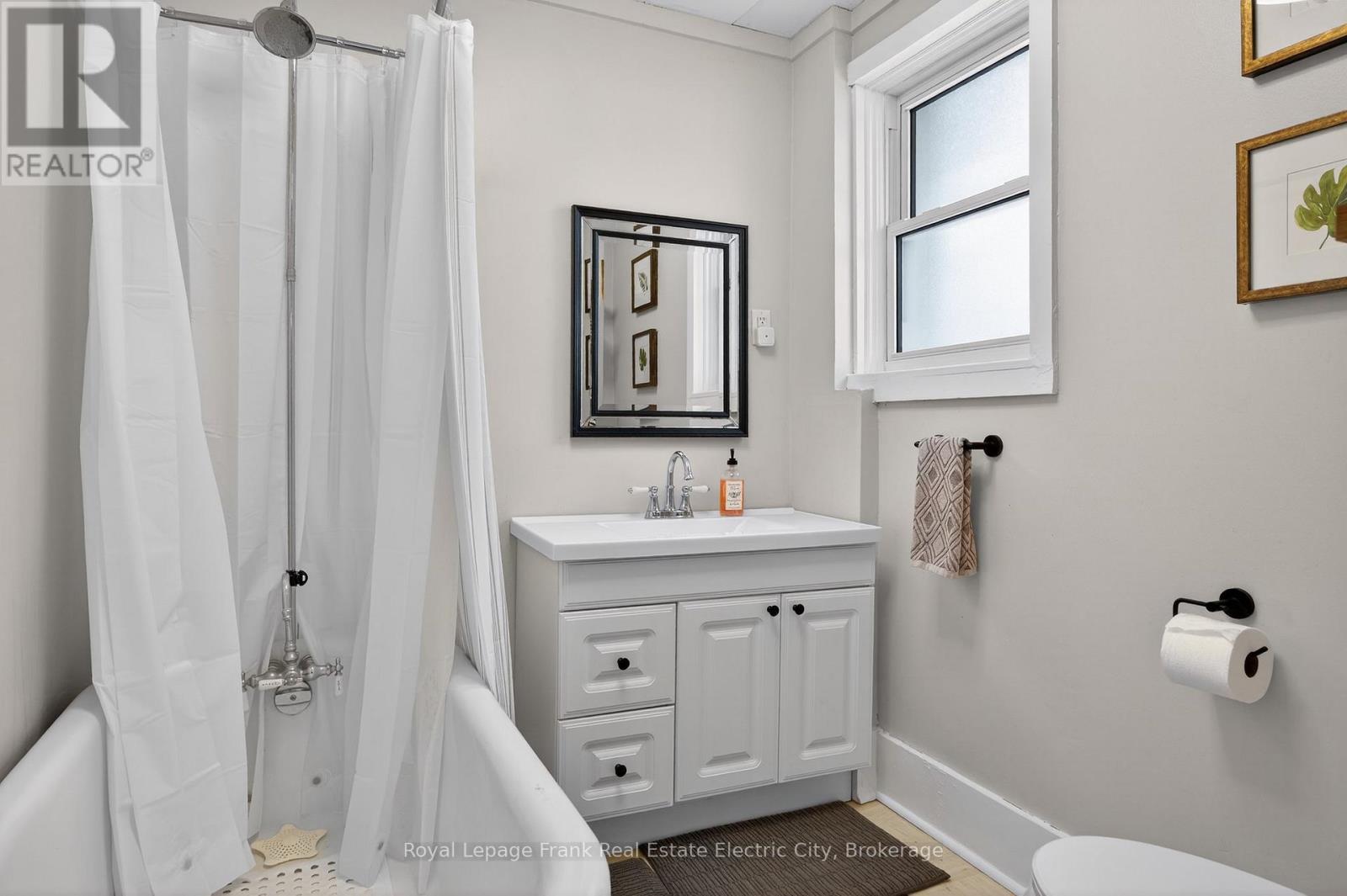 647 Bethune Street Property Photo 24