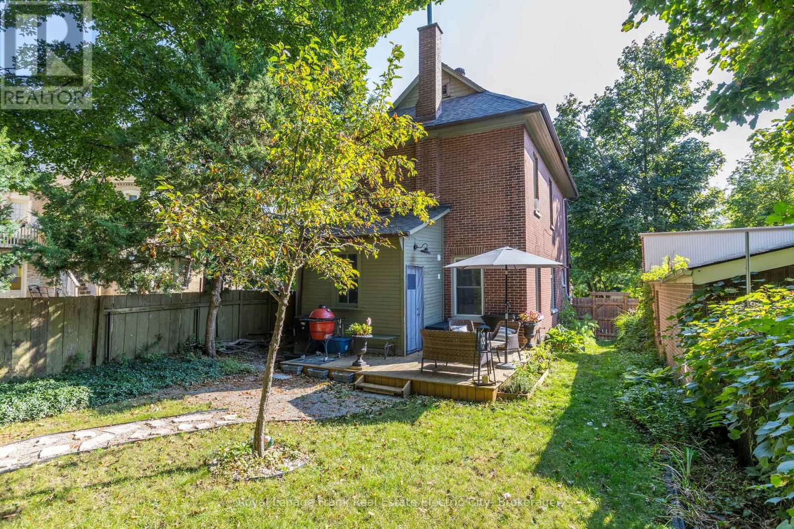647 Bethune Street Property Photo 36