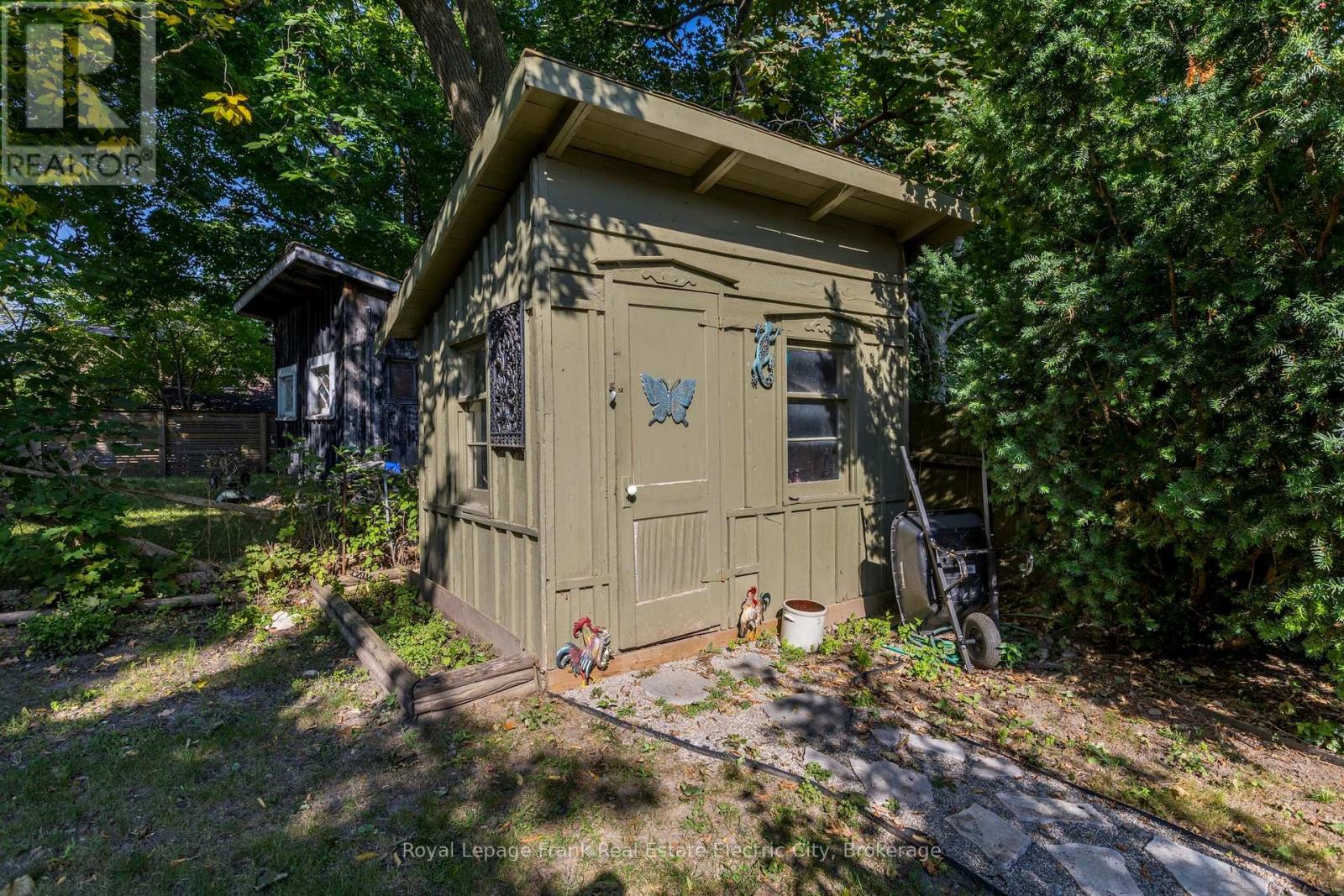 647 Bethune Street Property Photo 42
