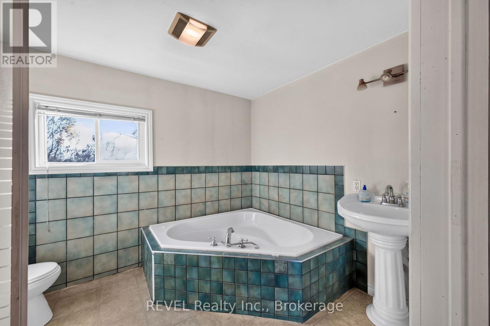 2329 Gilmore Road Property Photo 20