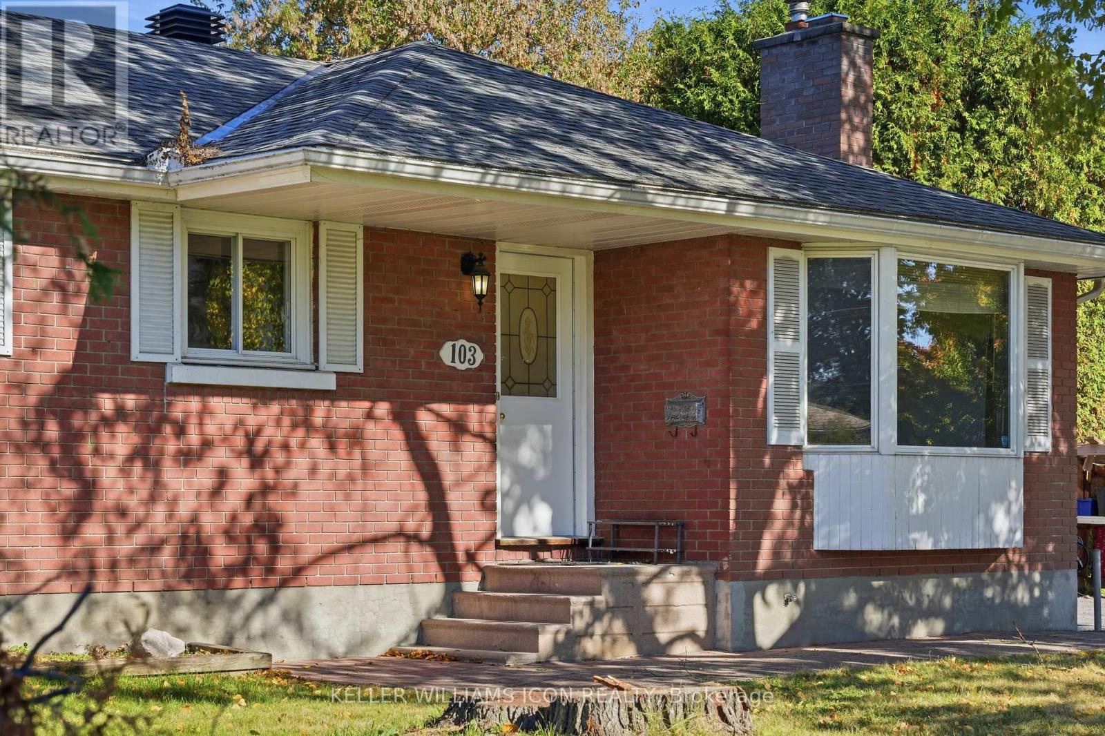 103 Harris Place Property Photo 3