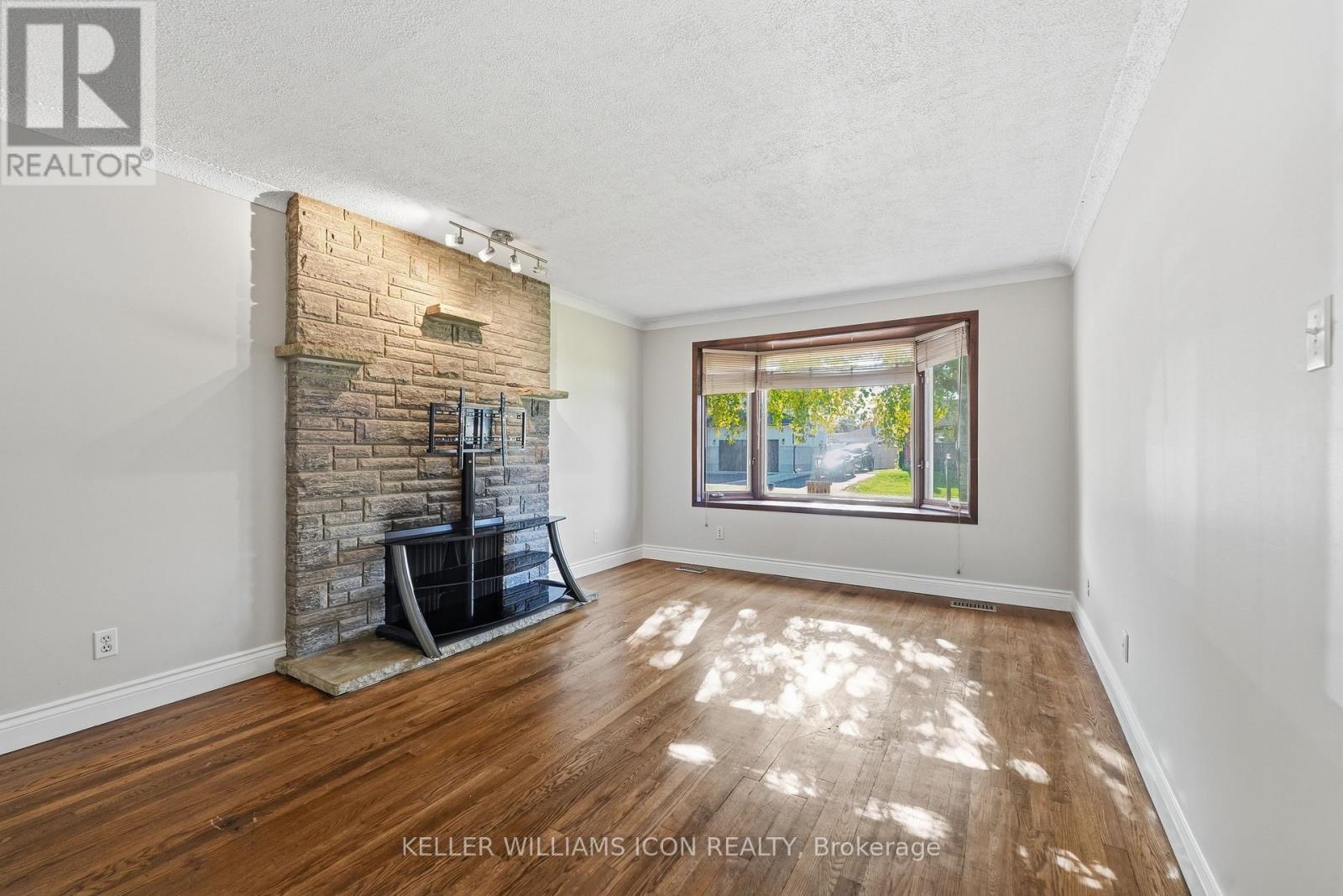 103 Harris Place Property Photo 7