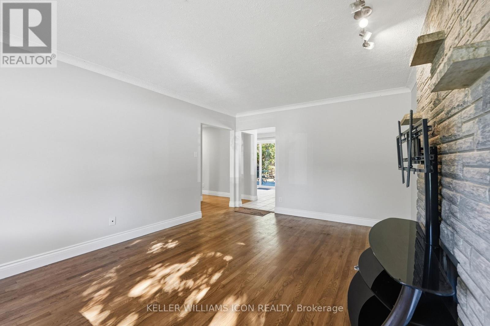 103 Harris Place Property Photo 8