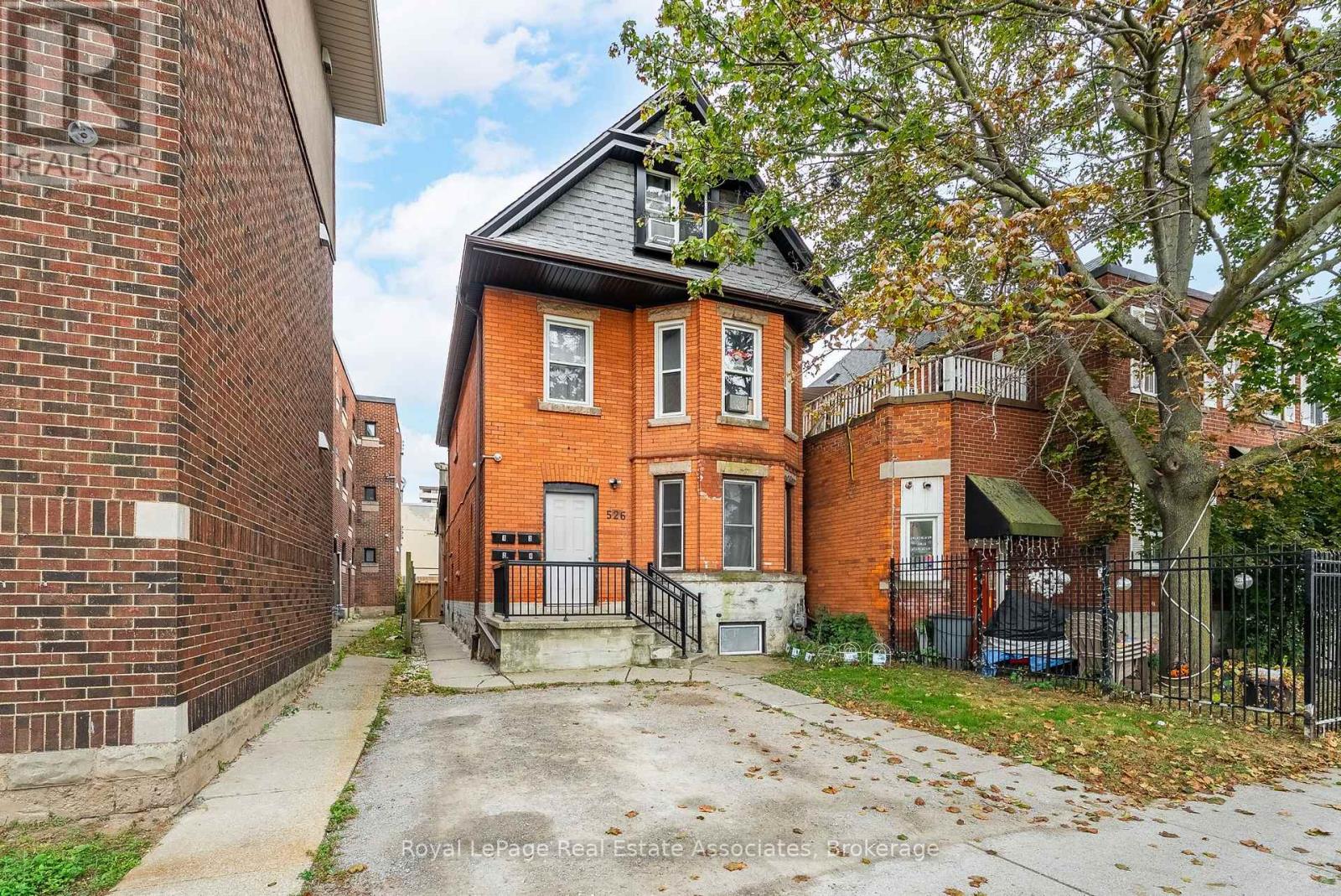 526 KING STREET E Property Photo 1