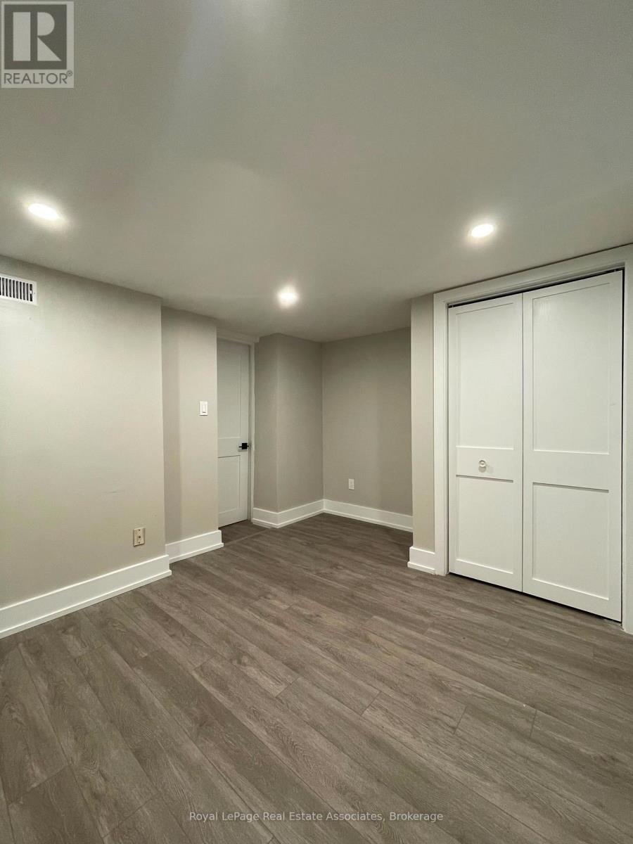 526 King Street E Property Photo 5