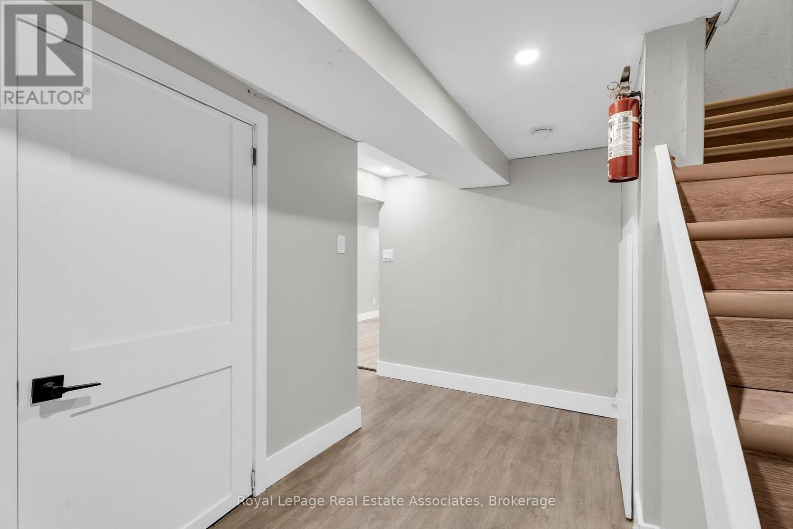 526 King Street E Property Photo 6