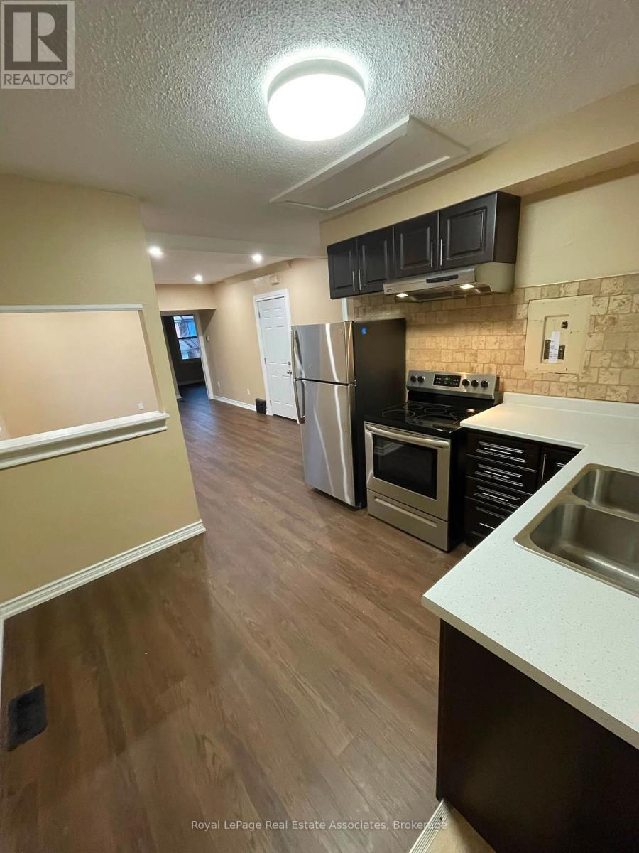 526 King Street E Property Photo 14