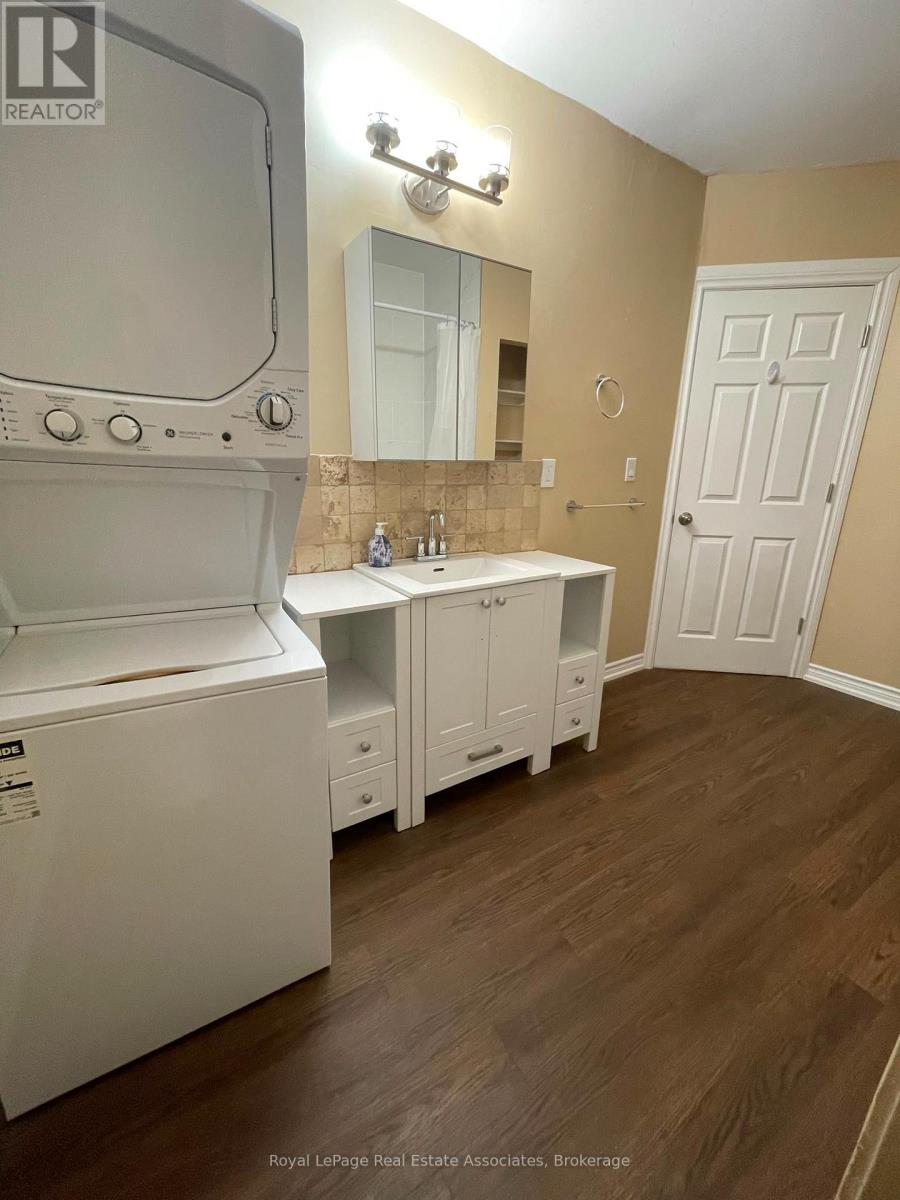 526 King Street E Property Photo 18