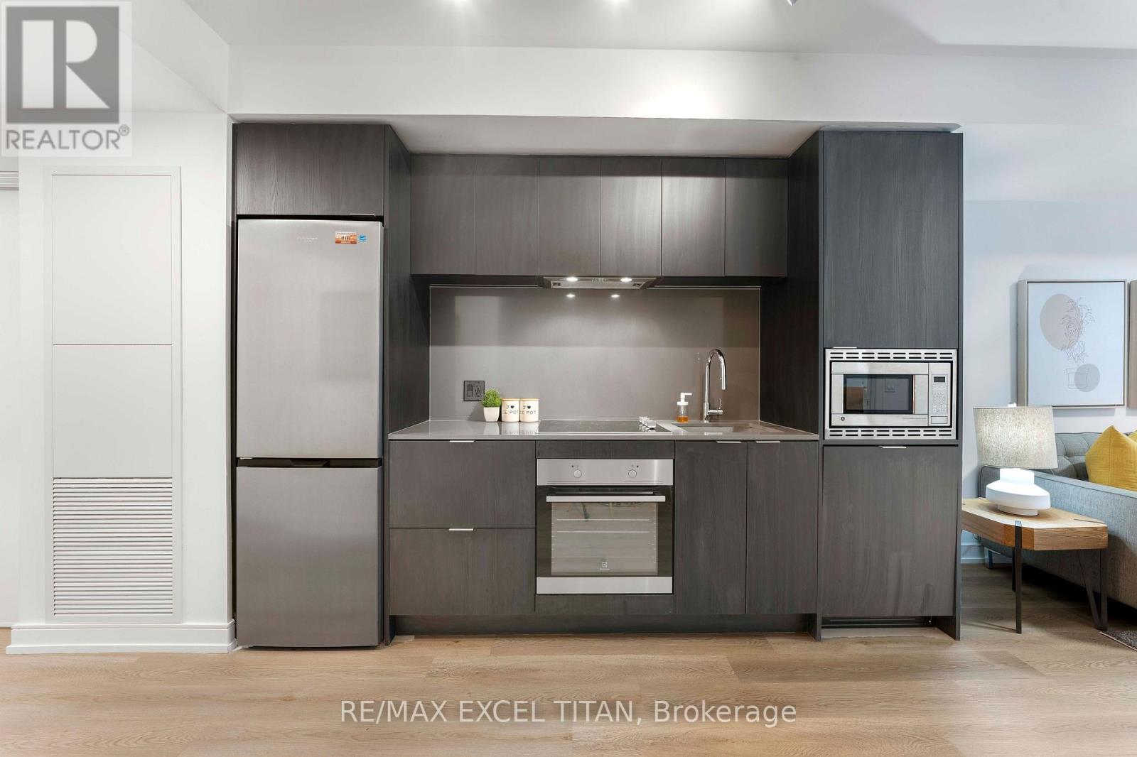 614 - 1 Jarvis Street Property Photo 8