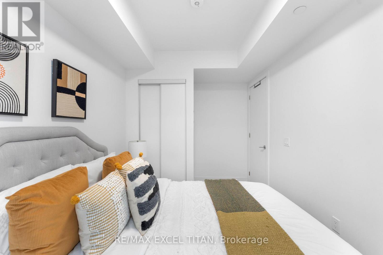 614 - 1 Jarvis Street Property Photo 17