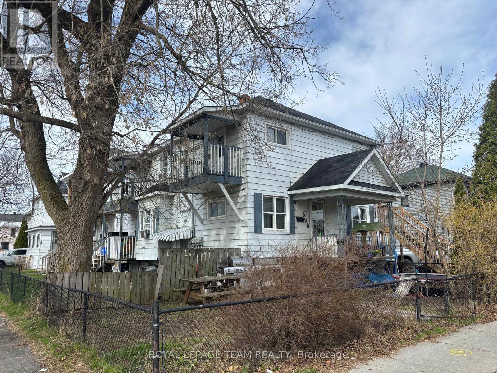 300 St Felix Street Property Photo 7