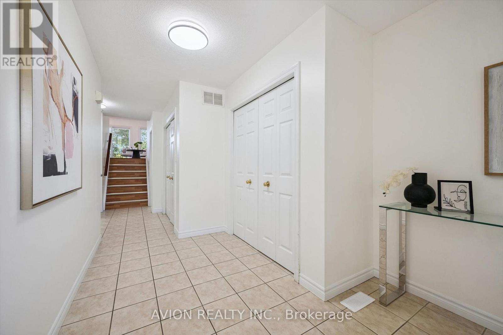 206 Buttercup Court Property Photo 6