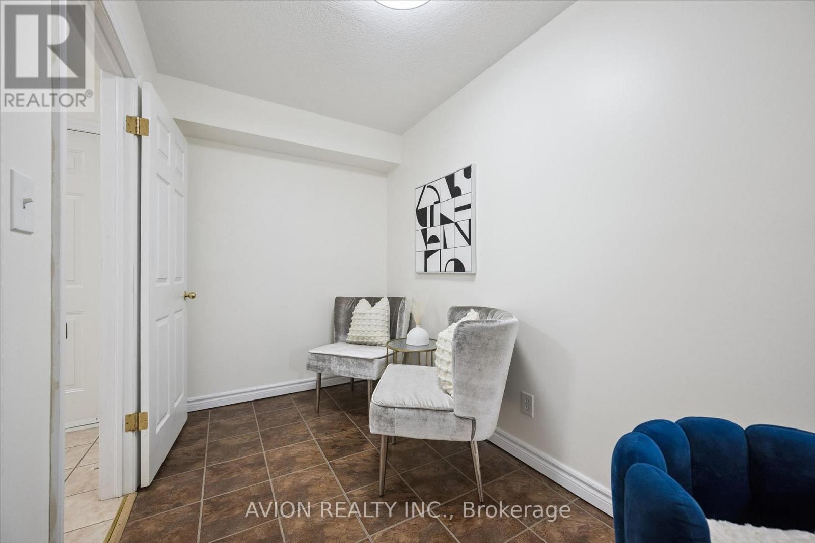206 Buttercup Court Property Photo 9