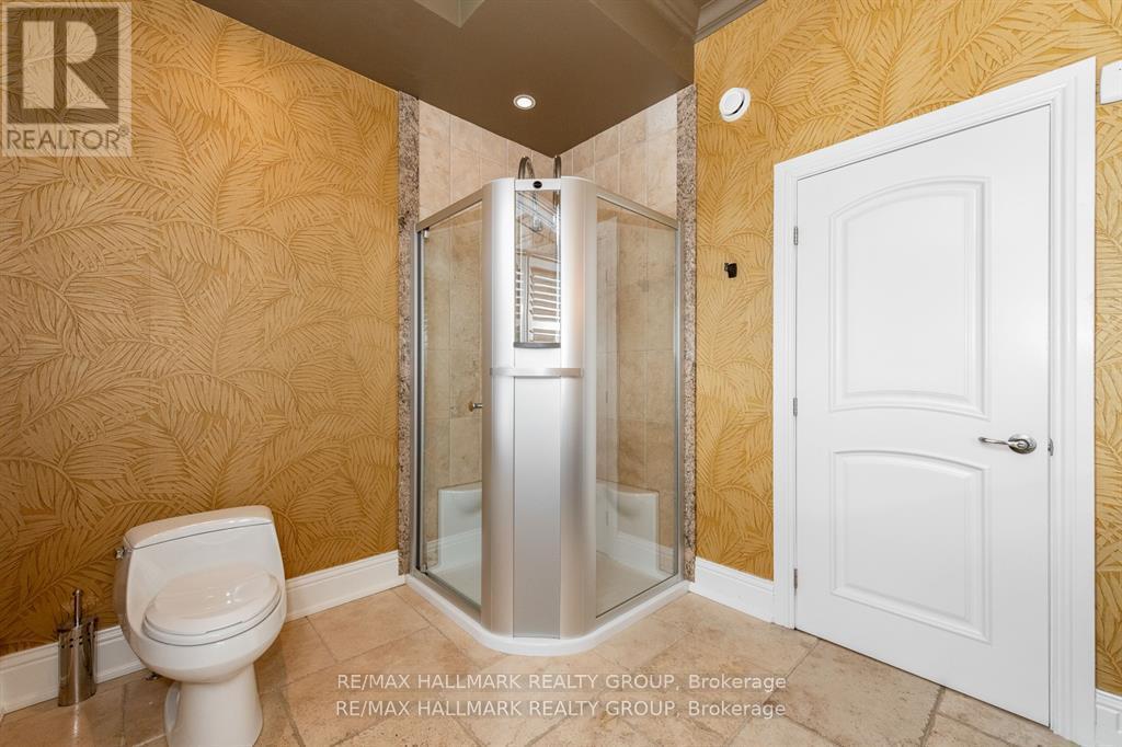 5800 Queenscourt Crescent Property Photo 20