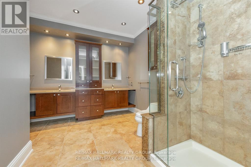 5800 Queenscourt Crescent Property Photo 39