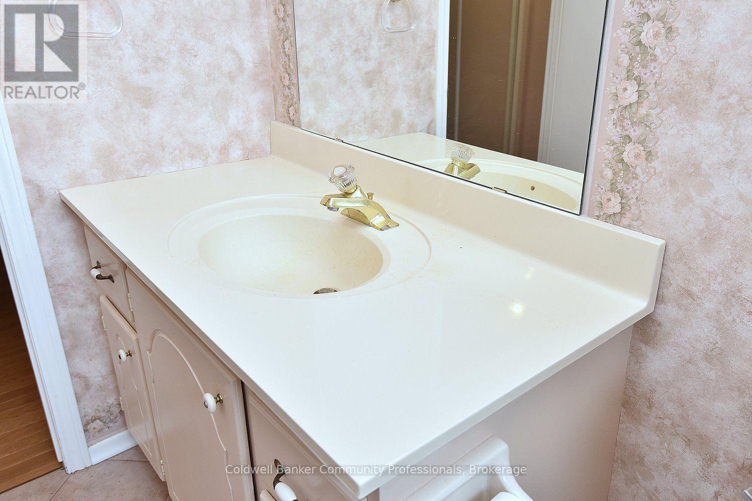 81 Aylmer Crescent Property Photo 28
