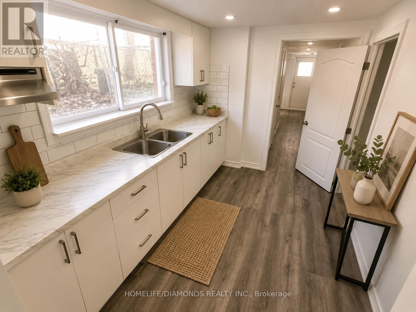 558 First Avenue Property Photo 6
