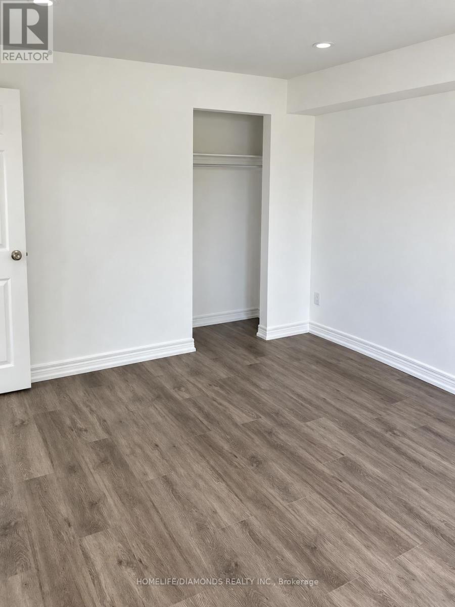 558 First Avenue Property Photo 22