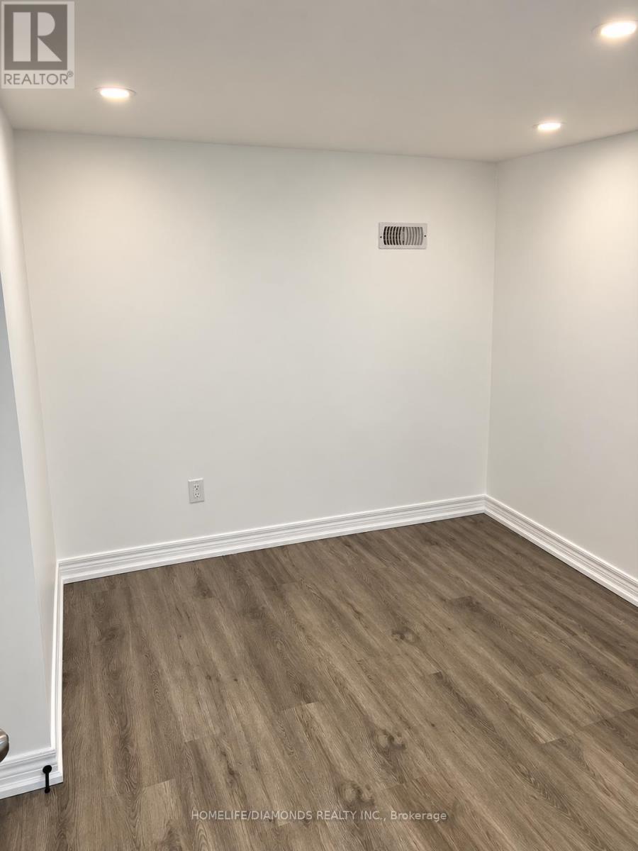 558 First Avenue Property Photo 23