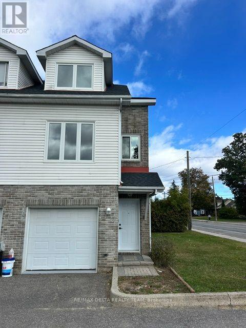 1 - 2594 Laurier Street Property Photo 2