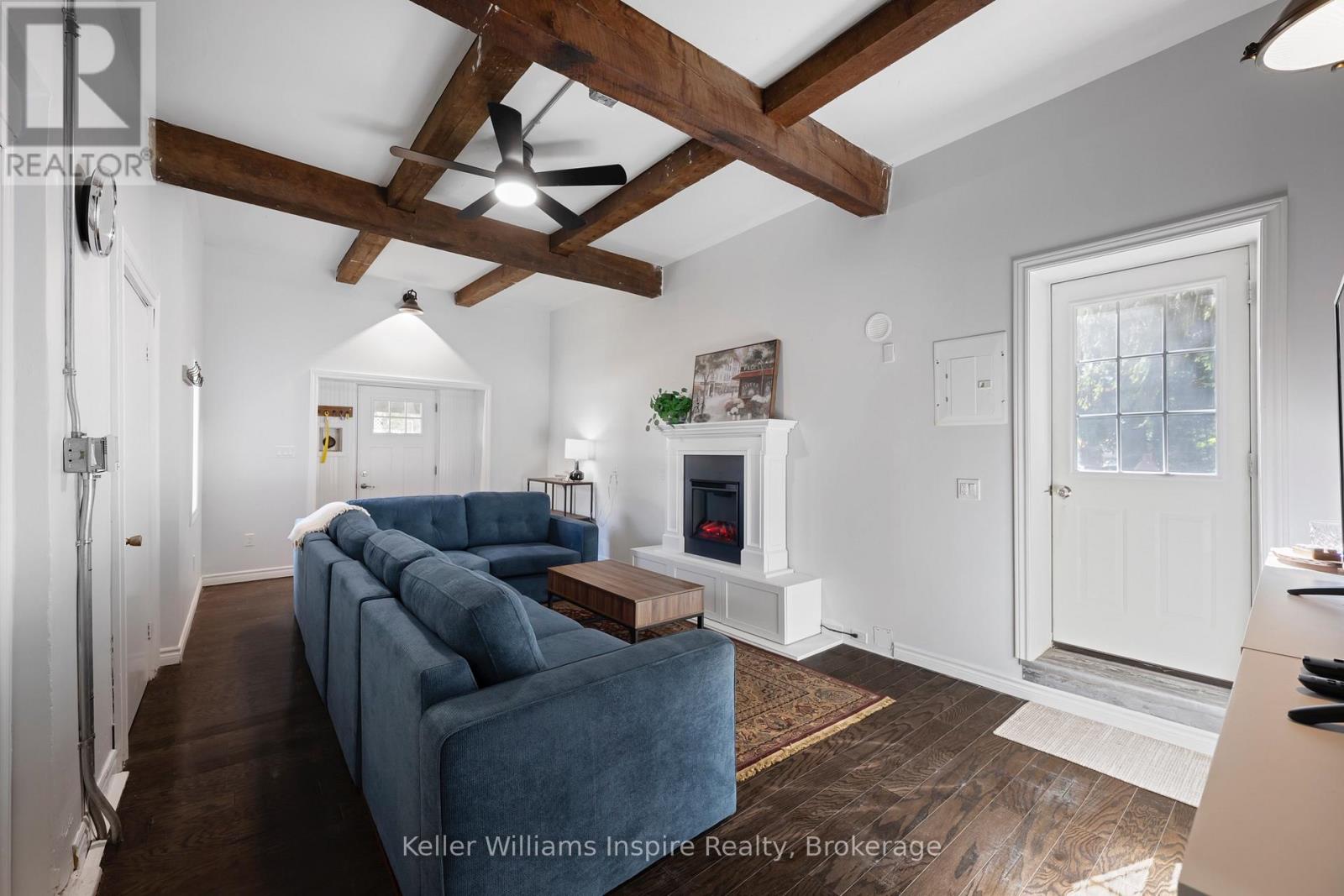 565 St David Street N Property Photo 16