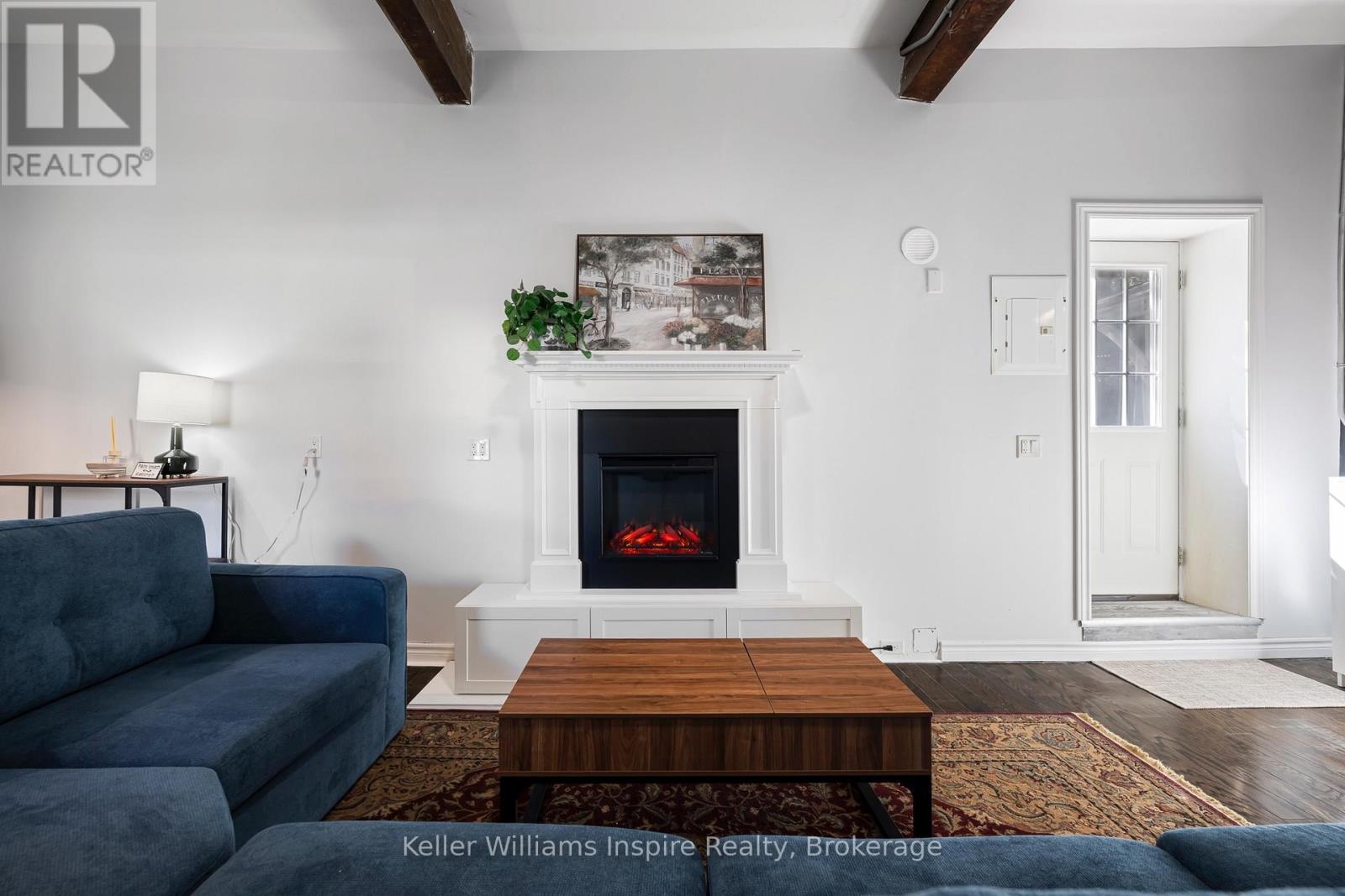 565 St David Street N Property Photo 17