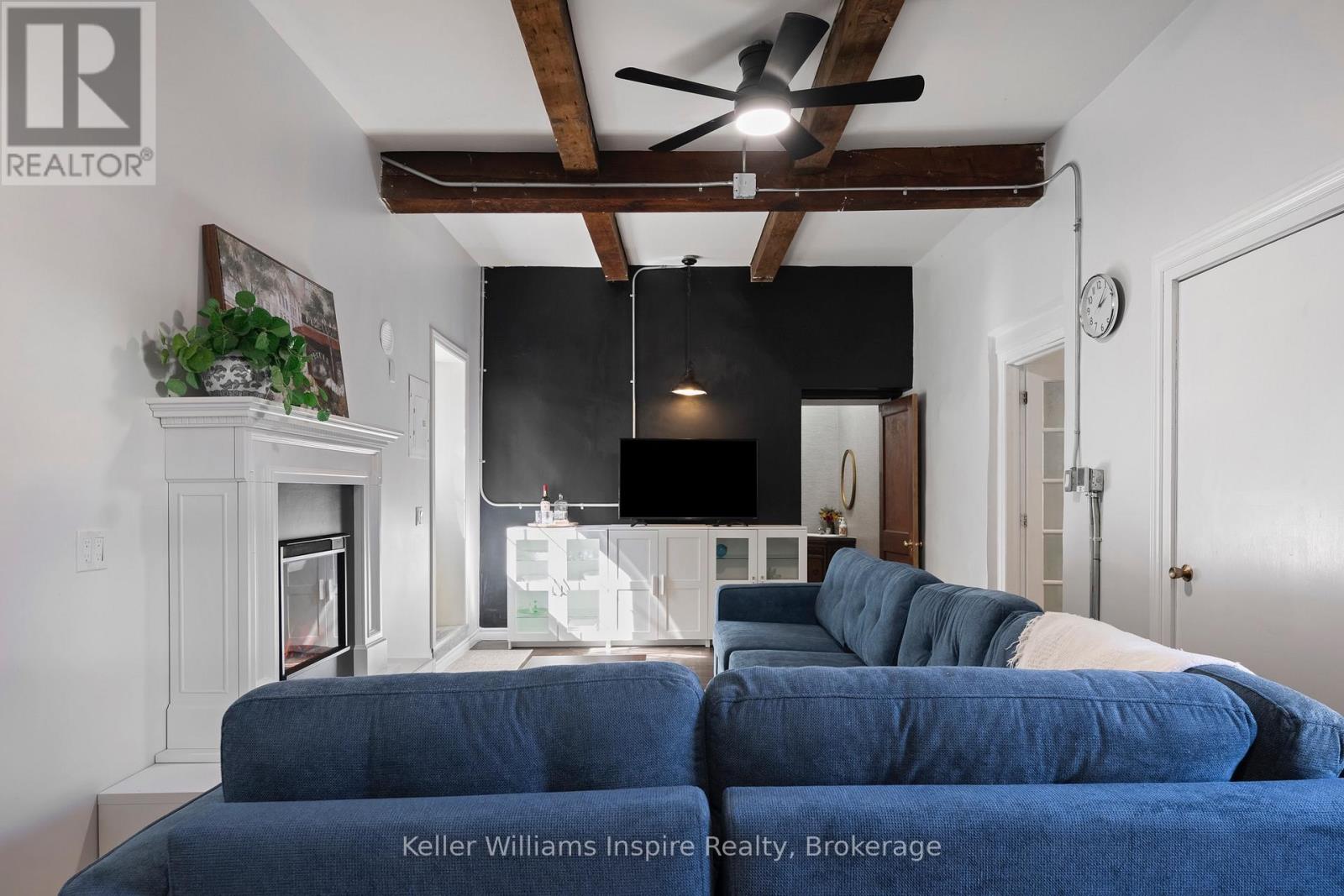 565 St David Street N Property Photo 18