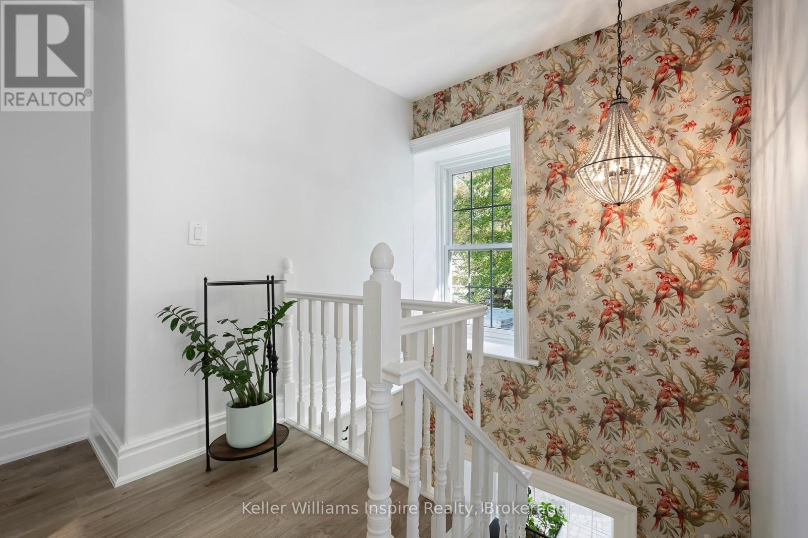 565 St David Street N Property Photo 20