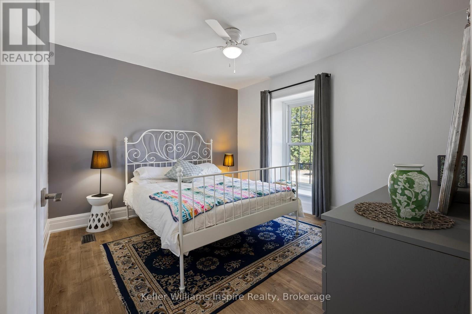 565 St David Street N Property Photo 21