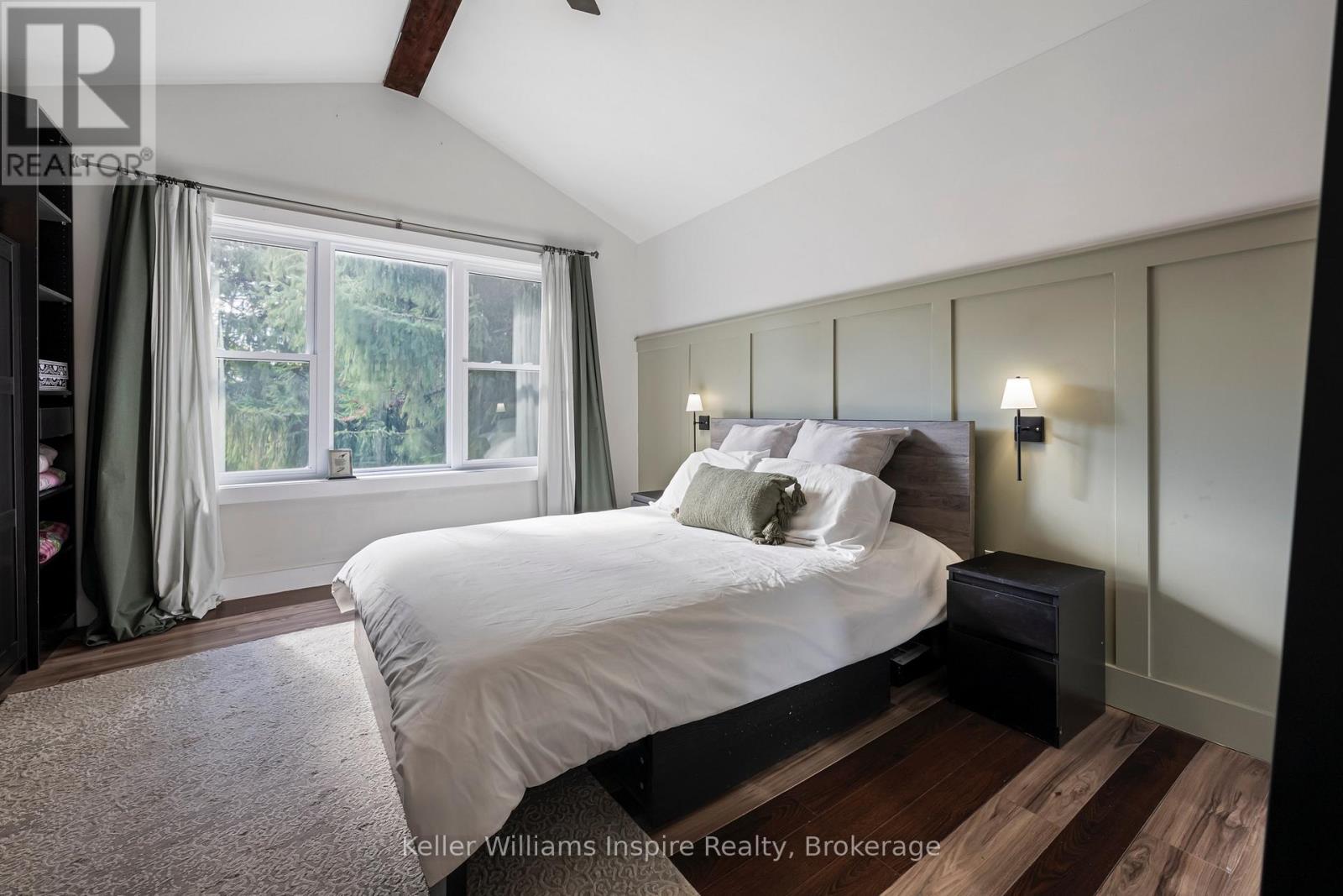 565 St David Street N Property Photo 27
