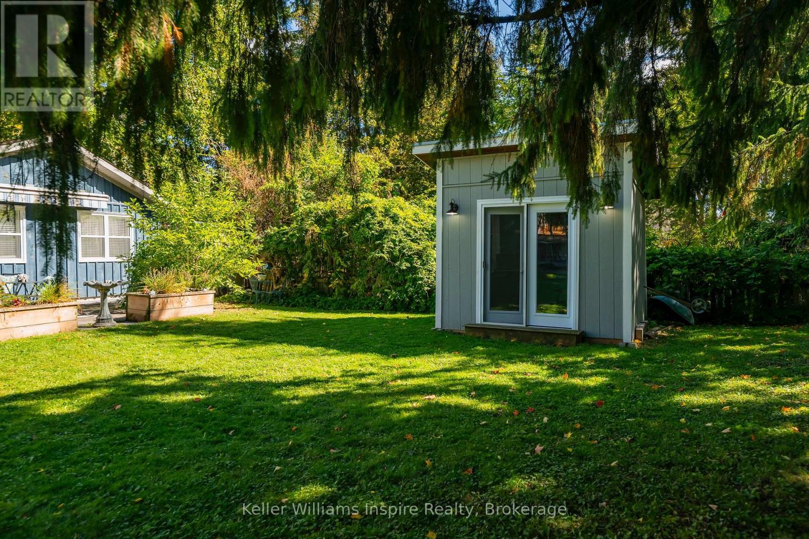 565 St David Street N Property Photo 40