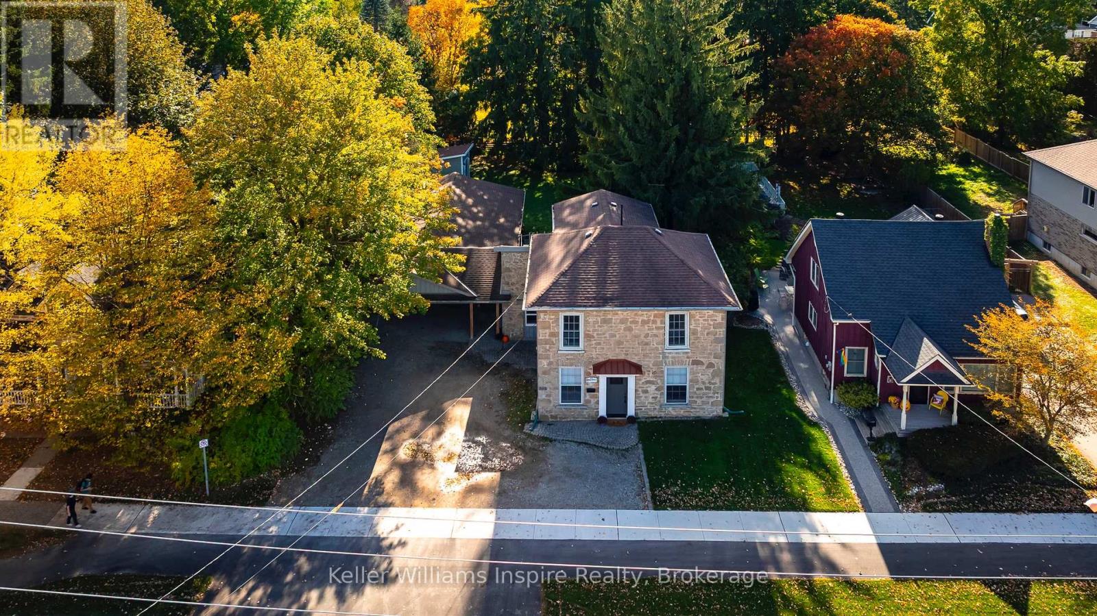 565 St David Street N Property Photo 47