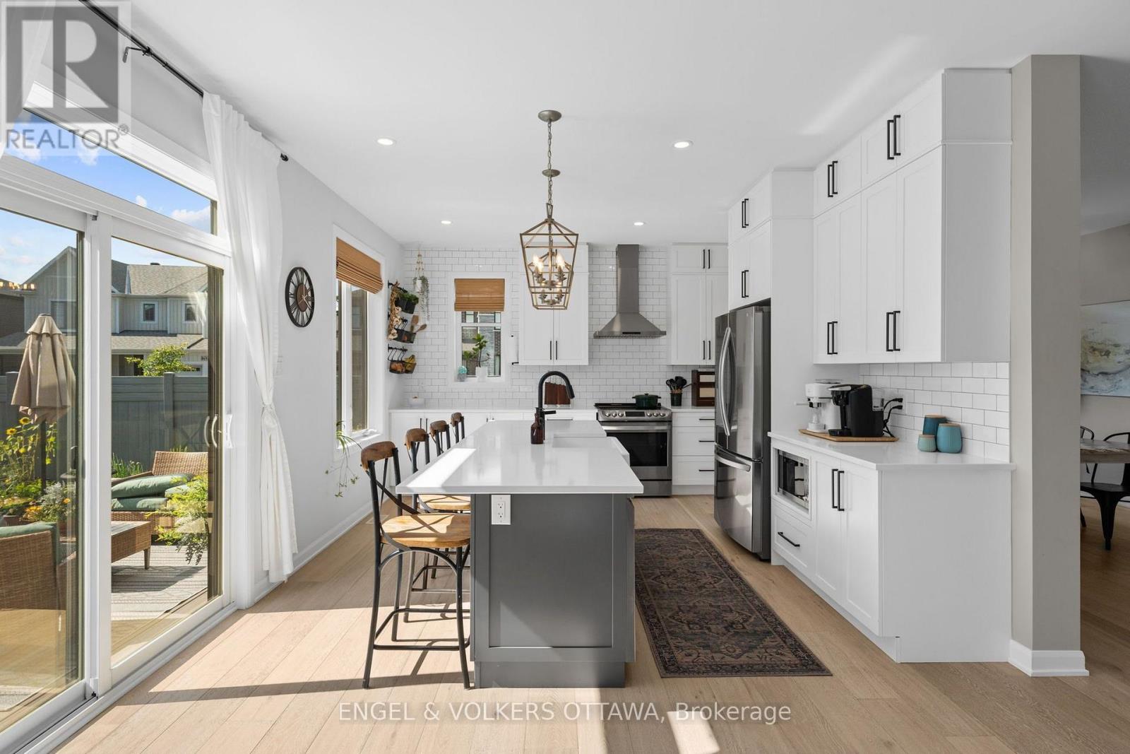 720 Coast Circle Property Photo 10